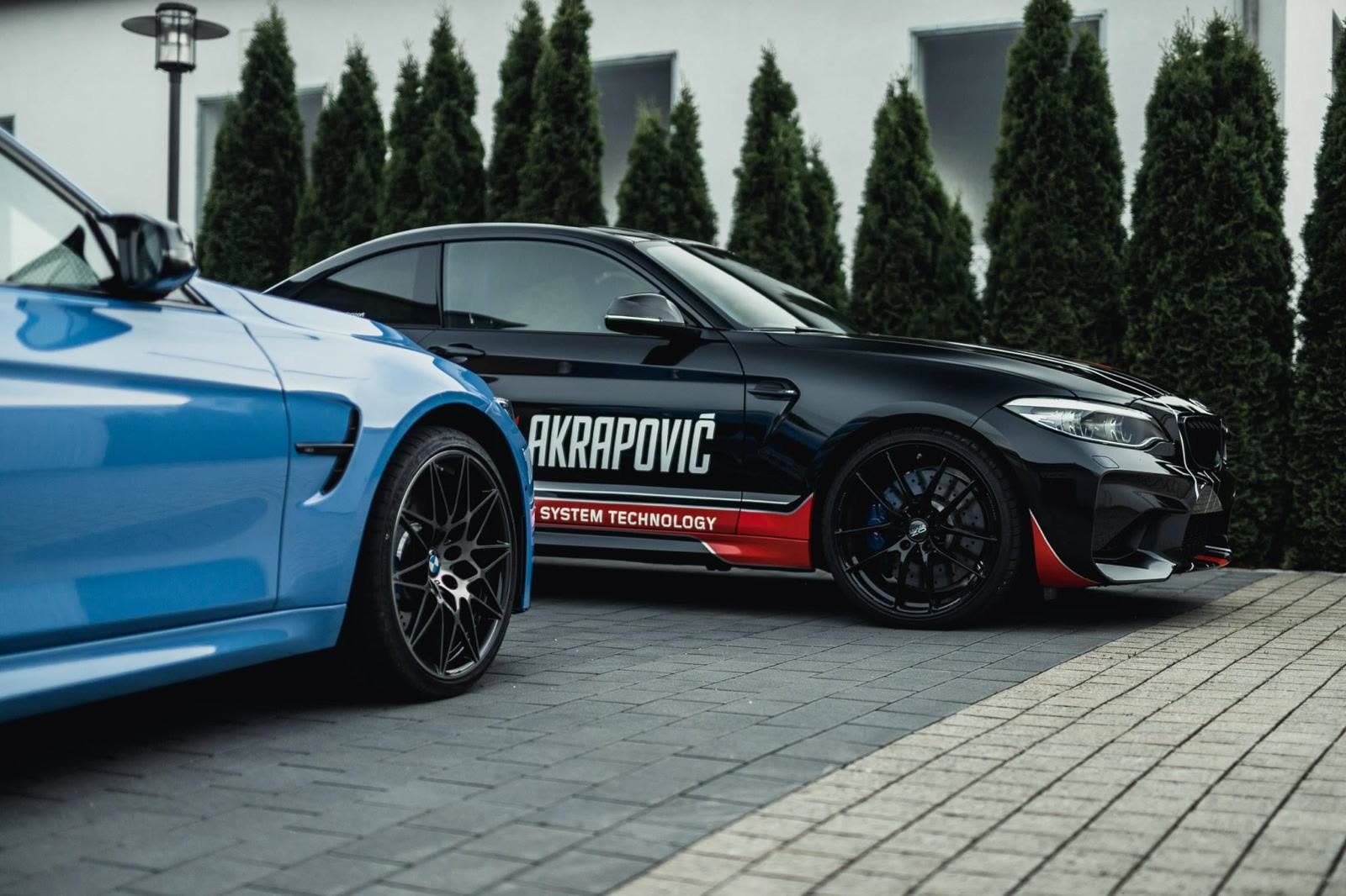 BMW M4 mit Akrapovič-Design